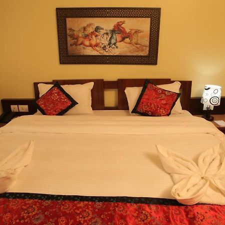 Hotel Osho Home Kathmandu Buitenkant foto