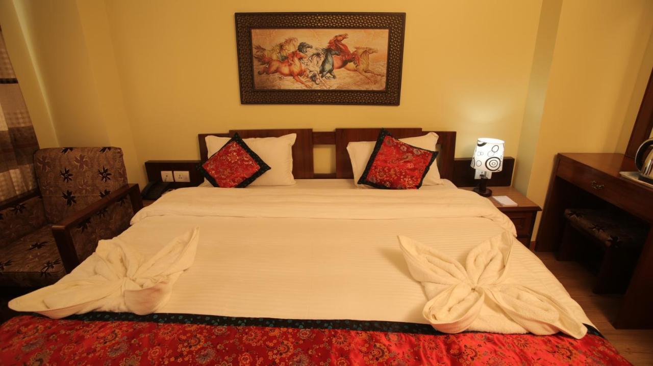 Hotel Osho Home Kathmandu Buitenkant foto