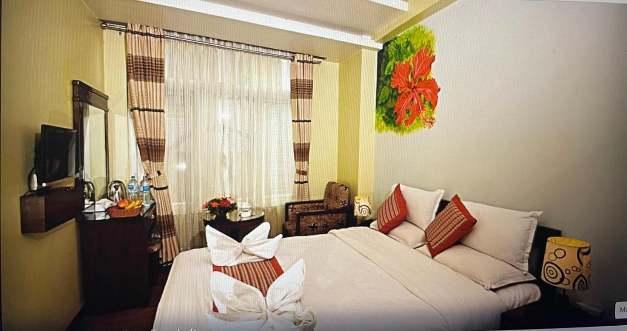Hotel Osho Home Kathmandu Buitenkant foto