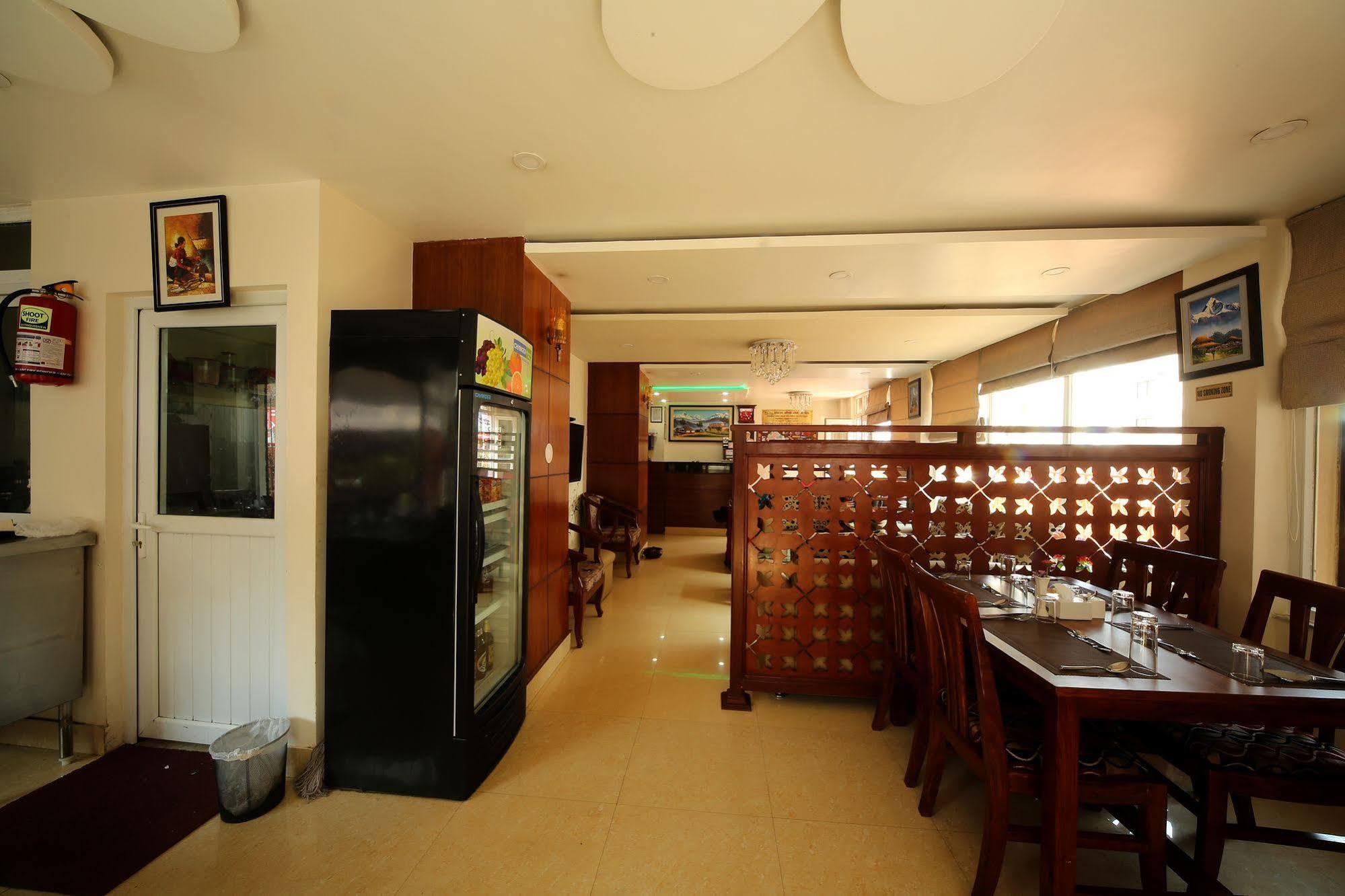 Hotel Osho Home Kathmandu Buitenkant foto