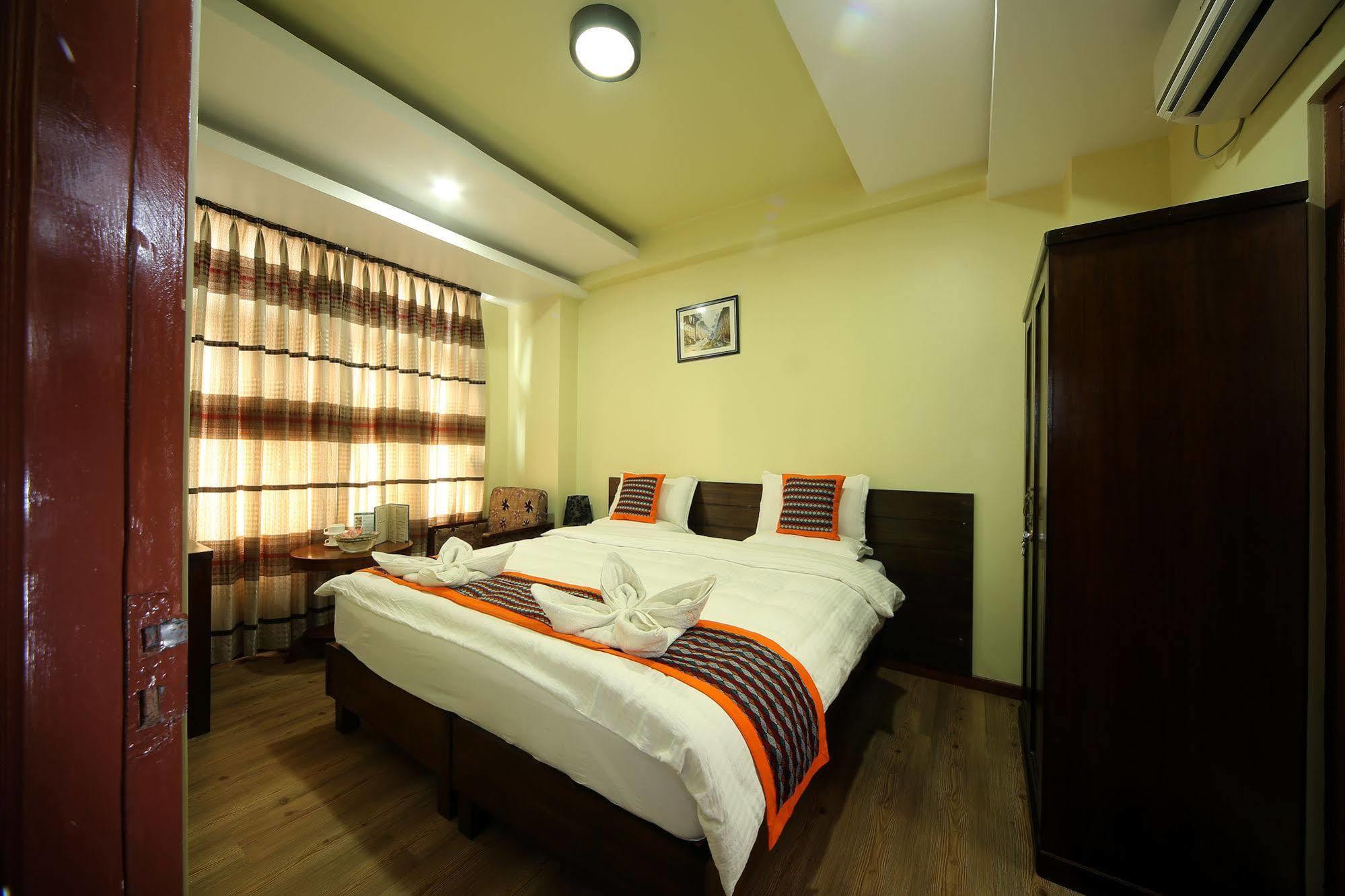Hotel Osho Home Kathmandu Buitenkant foto