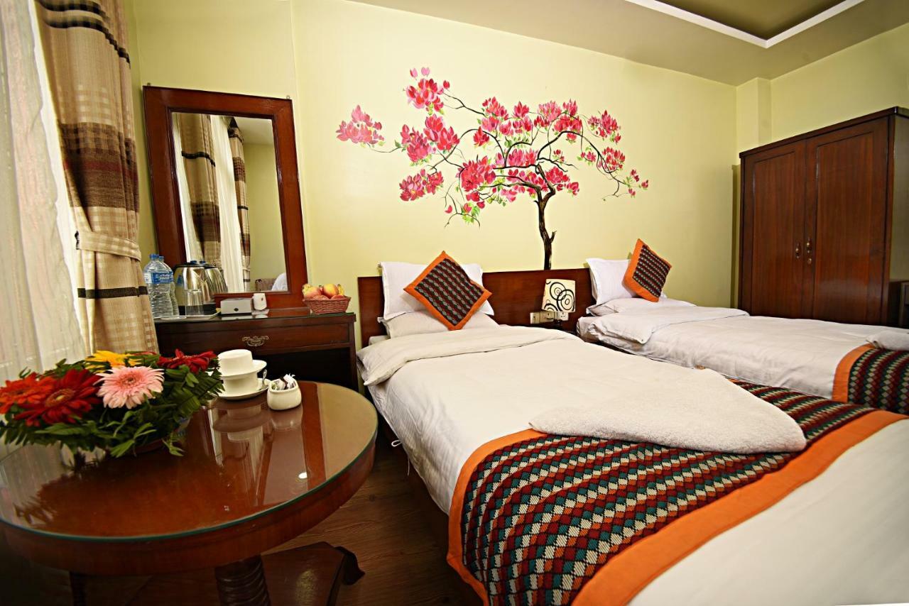 Hotel Osho Home Kathmandu Buitenkant foto